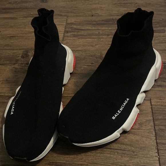 Balenciaga - Picture 1 of 1